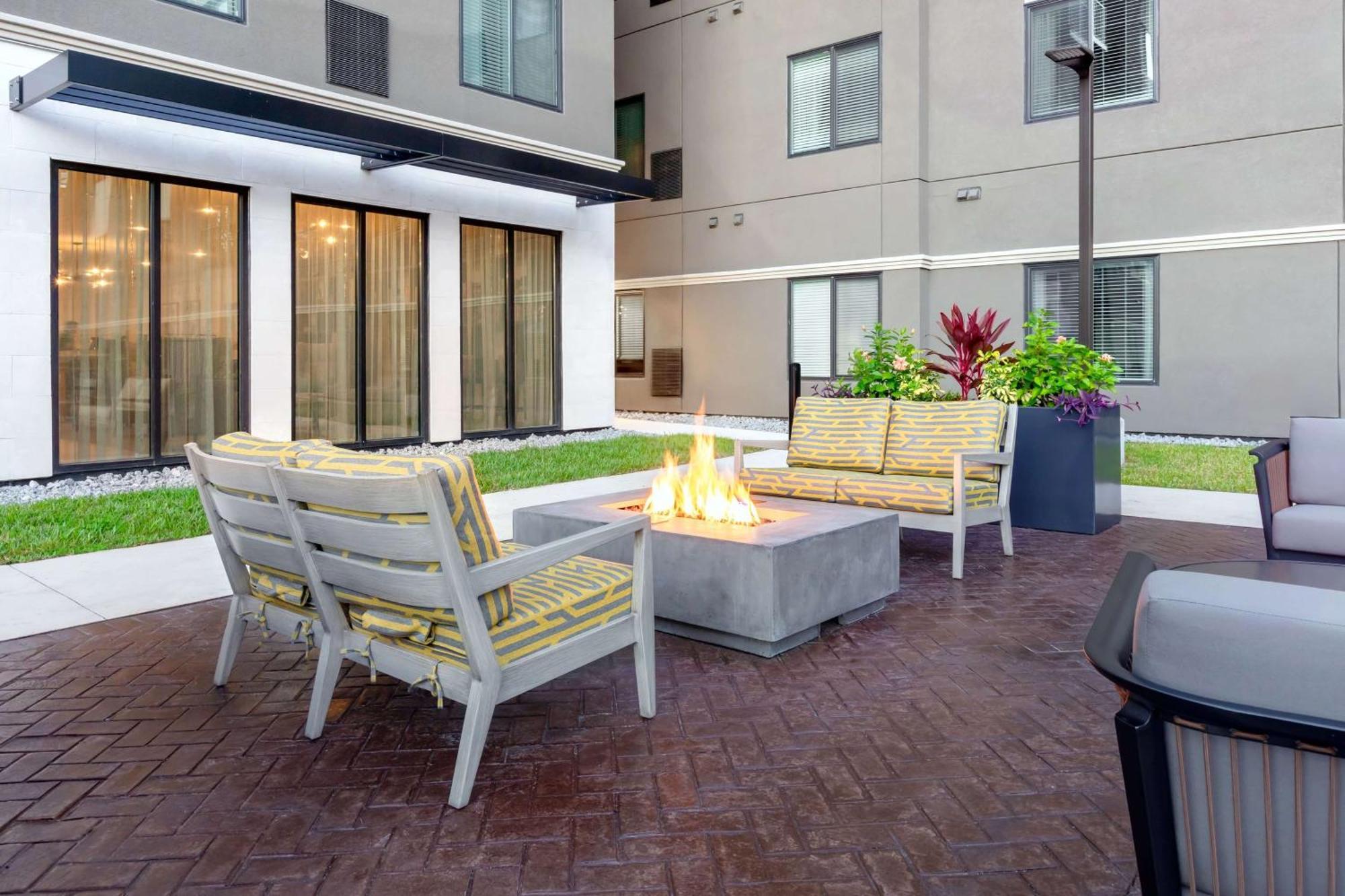 Waterwalk Extended Stay By Wyndham Jacksonville Deerwood Pk المظهر الخارجي الصورة