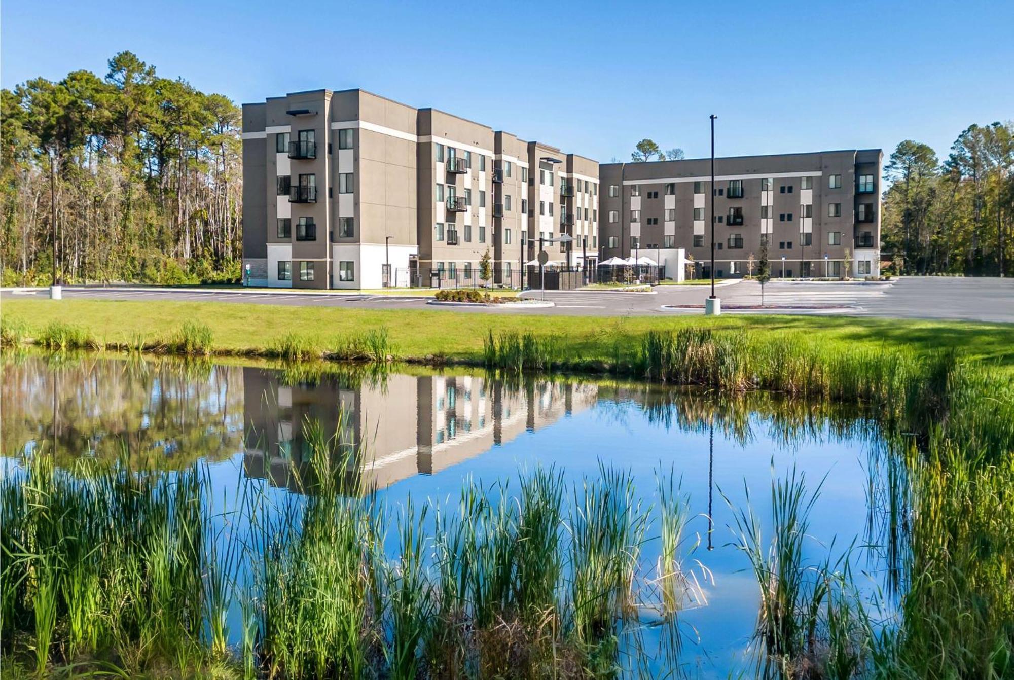Waterwalk Extended Stay By Wyndham Jacksonville Deerwood Pk المظهر الخارجي الصورة
